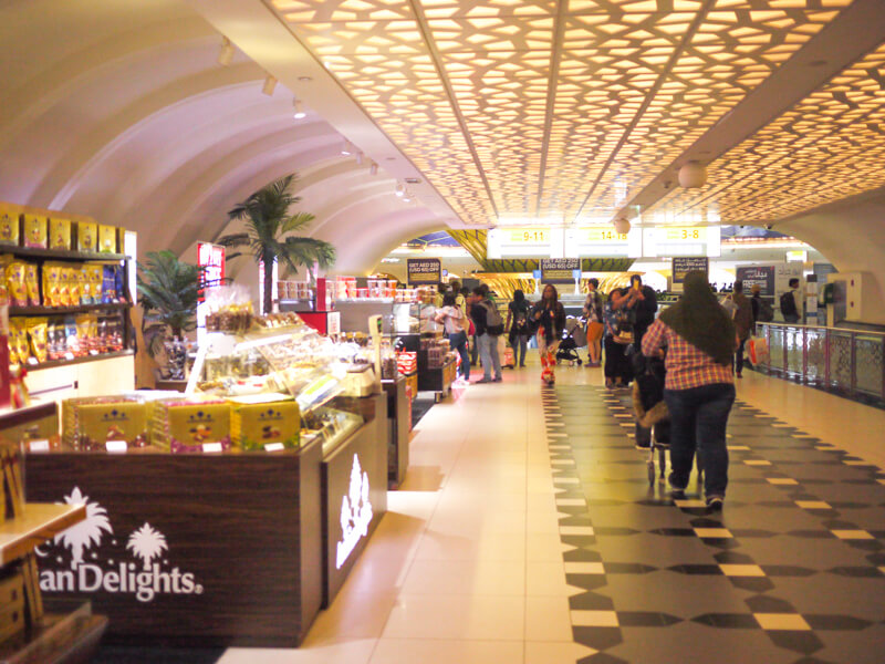 アブダビ空港内の風景