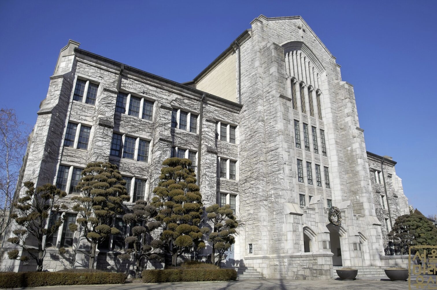 梨花女子大学大講堂でのファンミやコンサート参戦時おすすめホテル5選