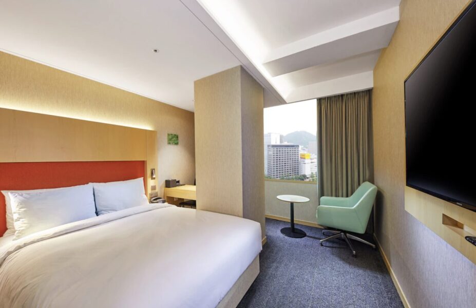 梨花女子大学大講堂ファンミに便利なホテルミッドシティ明洞の客室