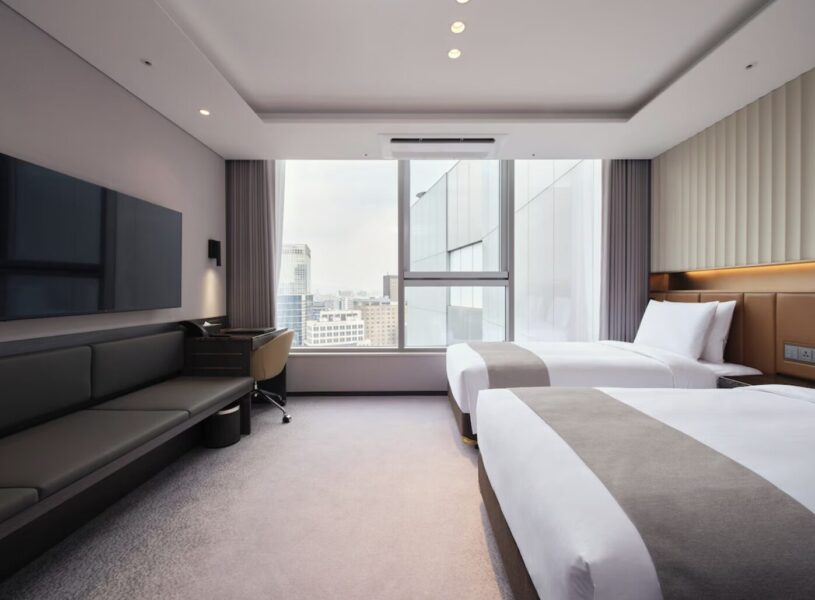 梨花女子大学大講堂ファンミに便利なスタンフォードホテル明洞のツインルーム