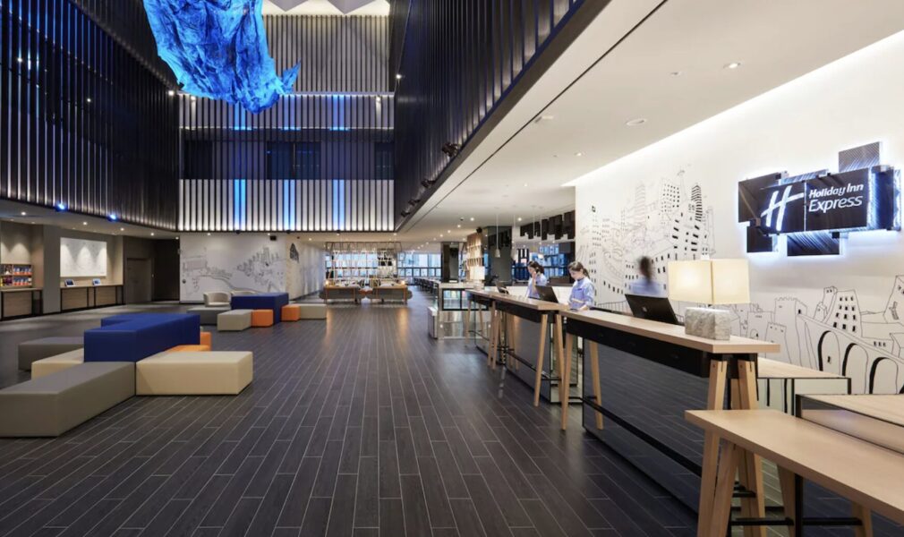 ソウルワールドカップ競技場ライブ参戦に便利なホリデーイン弘大のロビー風景