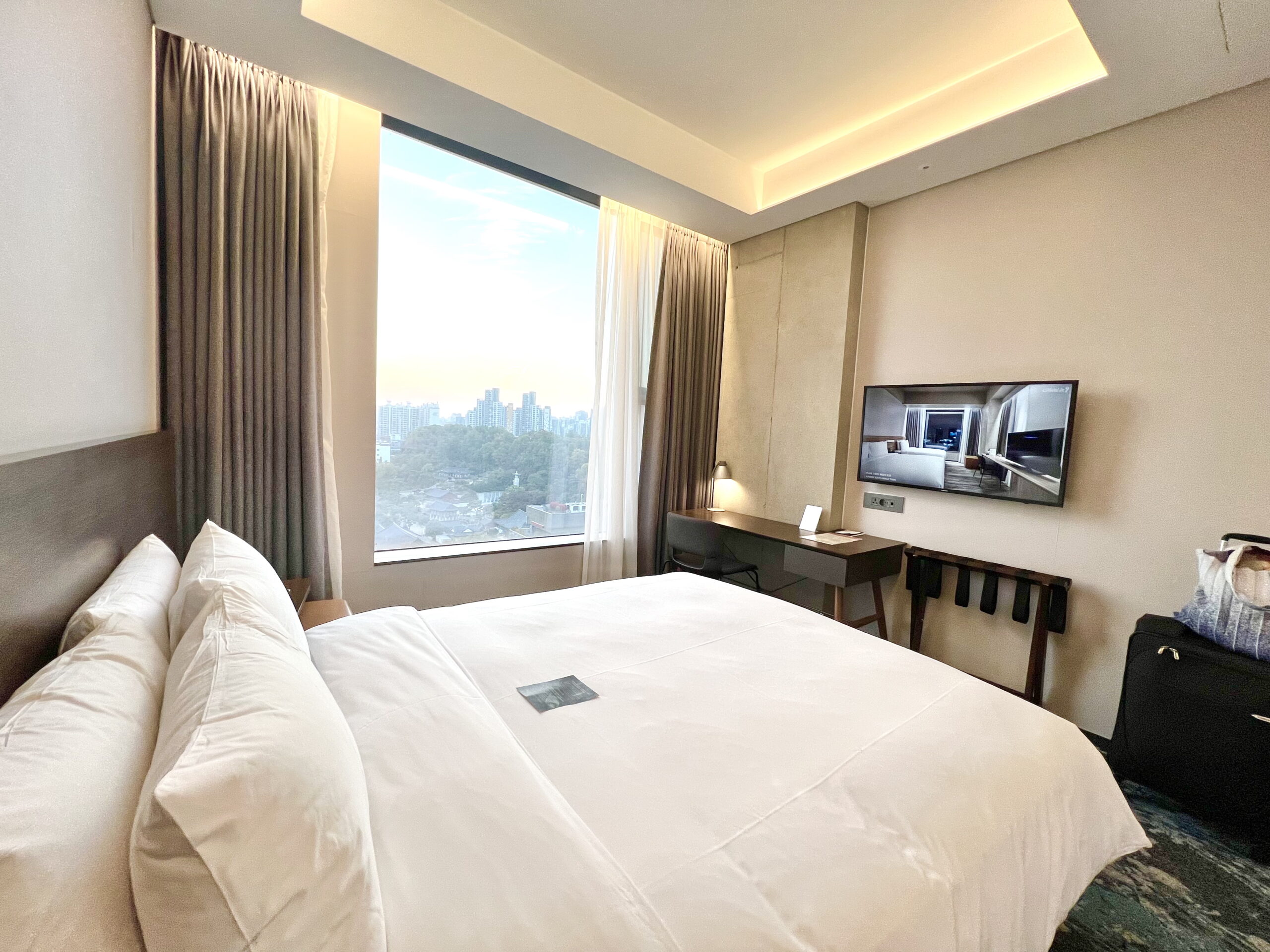 KSPOドーム参戦で女性一人でも安心して泊まれる江南のきれいなホテルの客室写真