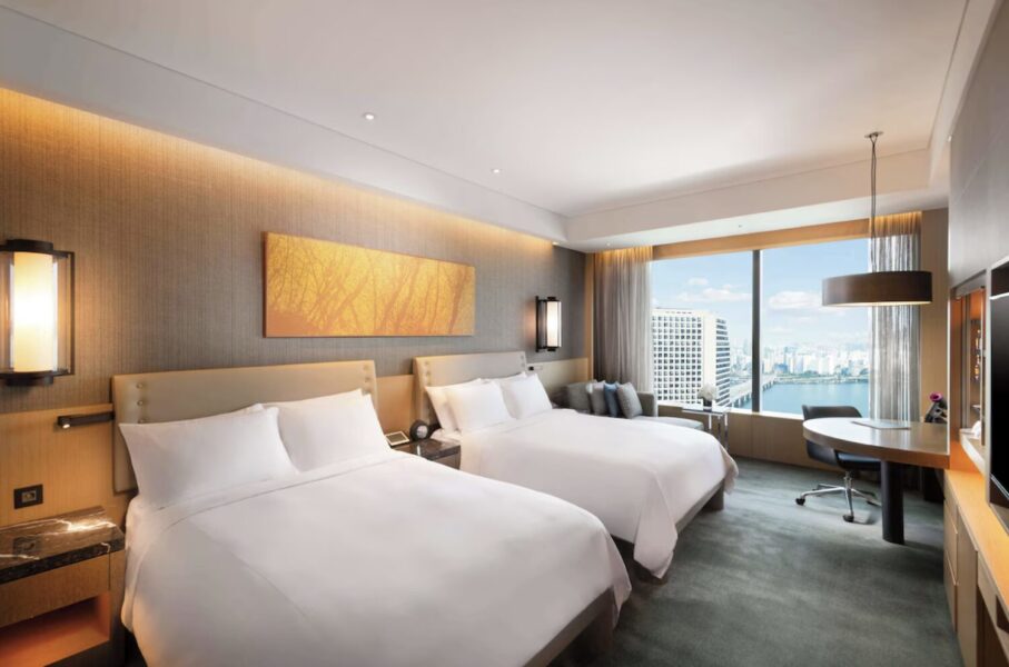 高尺スカイドームコンサート参戦時に最適な高級ホテル、コンラッドソウルの客室風景