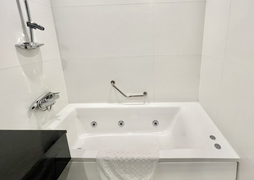 地下鉄永登浦駅近くにあるGMSホテルのバスタブの写真