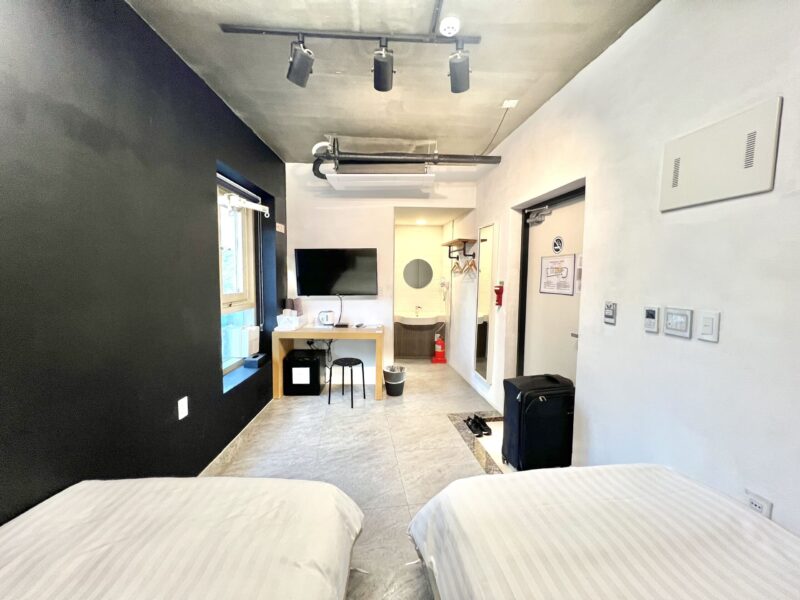 弘大入口駅近くにあるナビホステルの客室写真